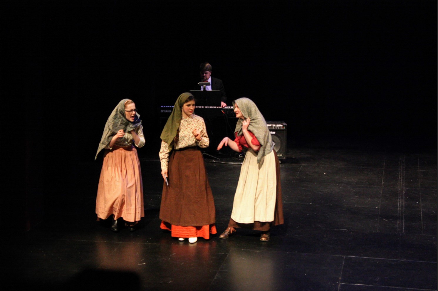 Highlands Youth Ensemble MECCA Choir Matchmaker Olivia Lydia Natalie-1
