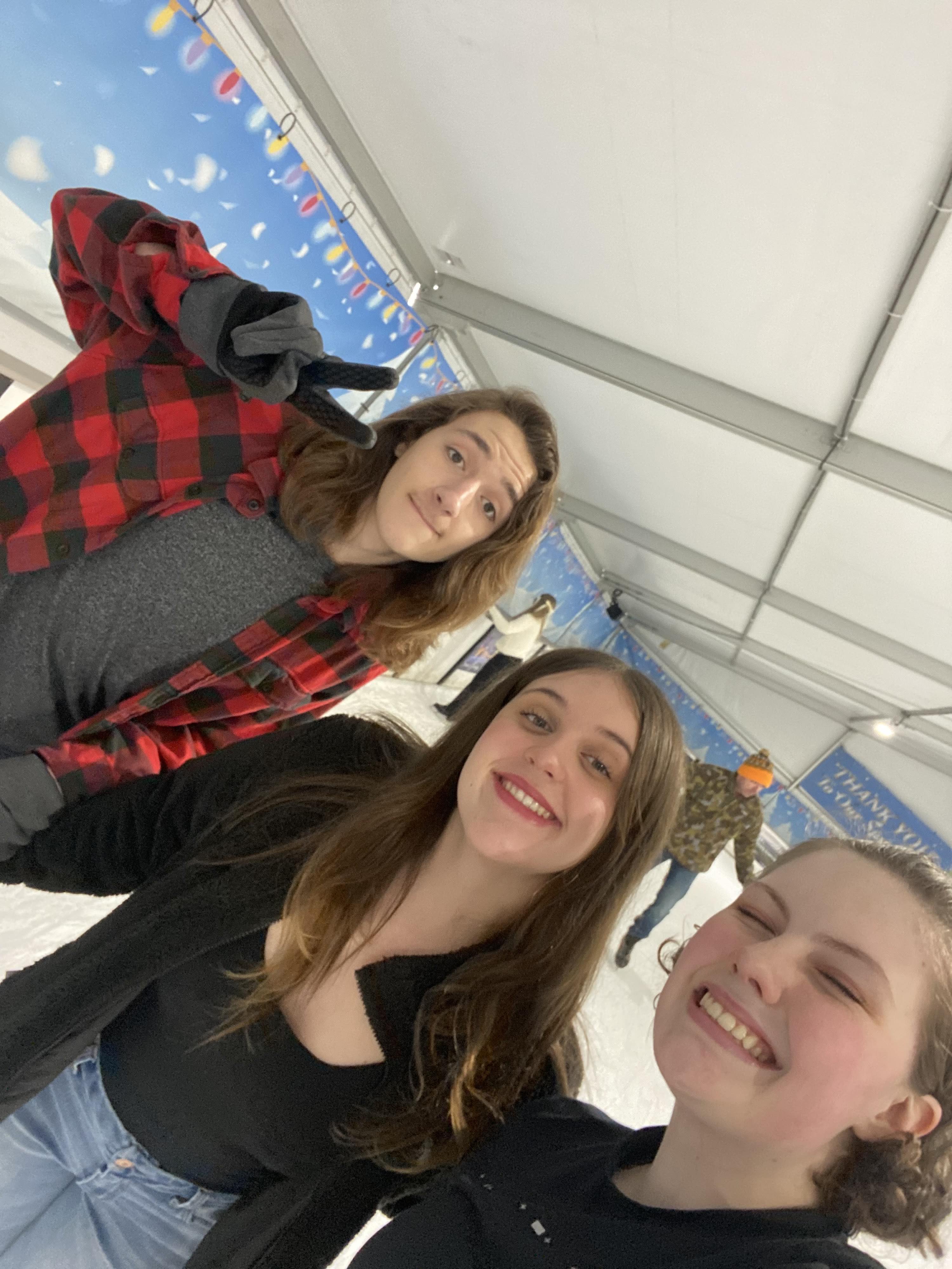 Zen Moser, Baleigh McKeehan, Ruby Croghan Skating Highlands Youth Ensemble