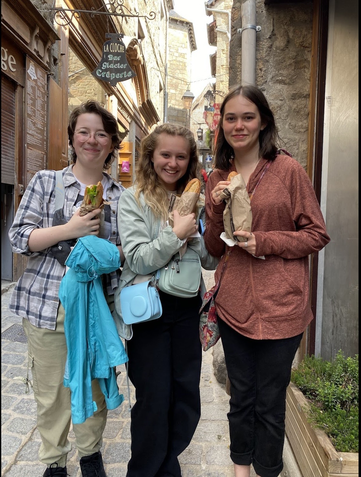 Highlands Youth Ensemble Allied Voices Tour France Mont Saint Michel Madelaine Wentzel, Addie Weller, Bernadette Murphy
